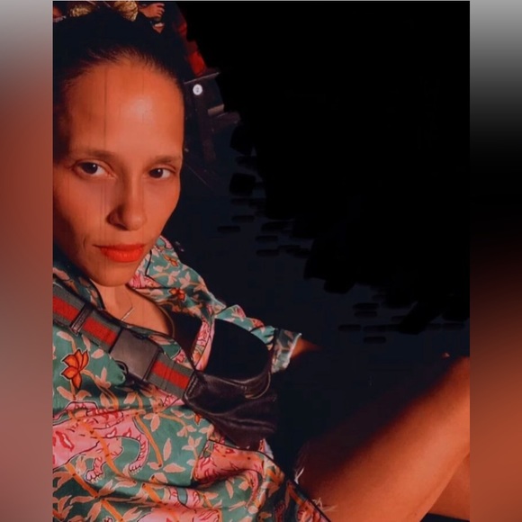 LIVE SHOW NOTIFICATION: LIKE THIS LISTING TO GET NOTIFIED WHEN I GO LIVE🤍 - Picture 2 of 16